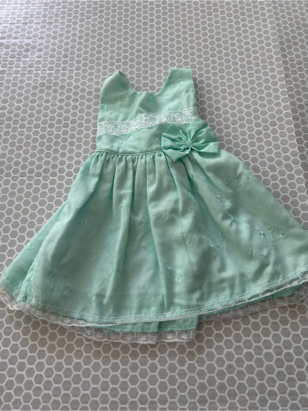 Mint Green Lace-Accent Girls' Party Dress with Waist Bow Size 2/3T